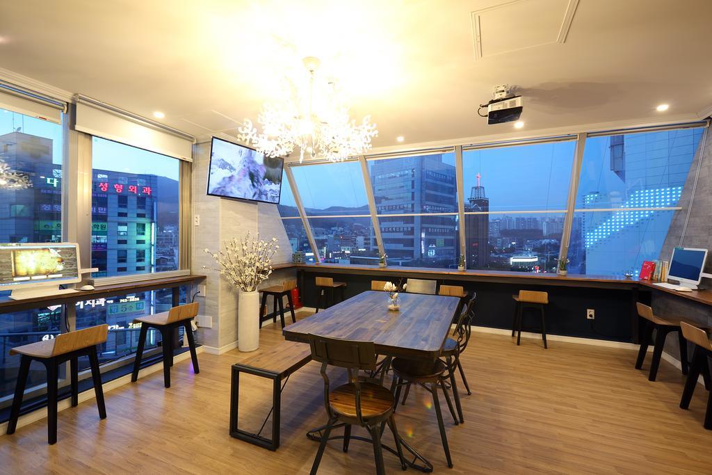 First Guesthouse 釜山 外观 照片