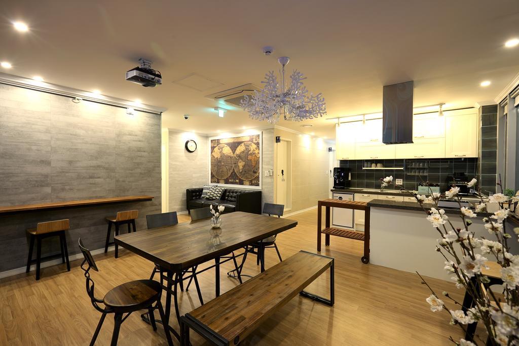 First Guesthouse 釜山 外观 照片