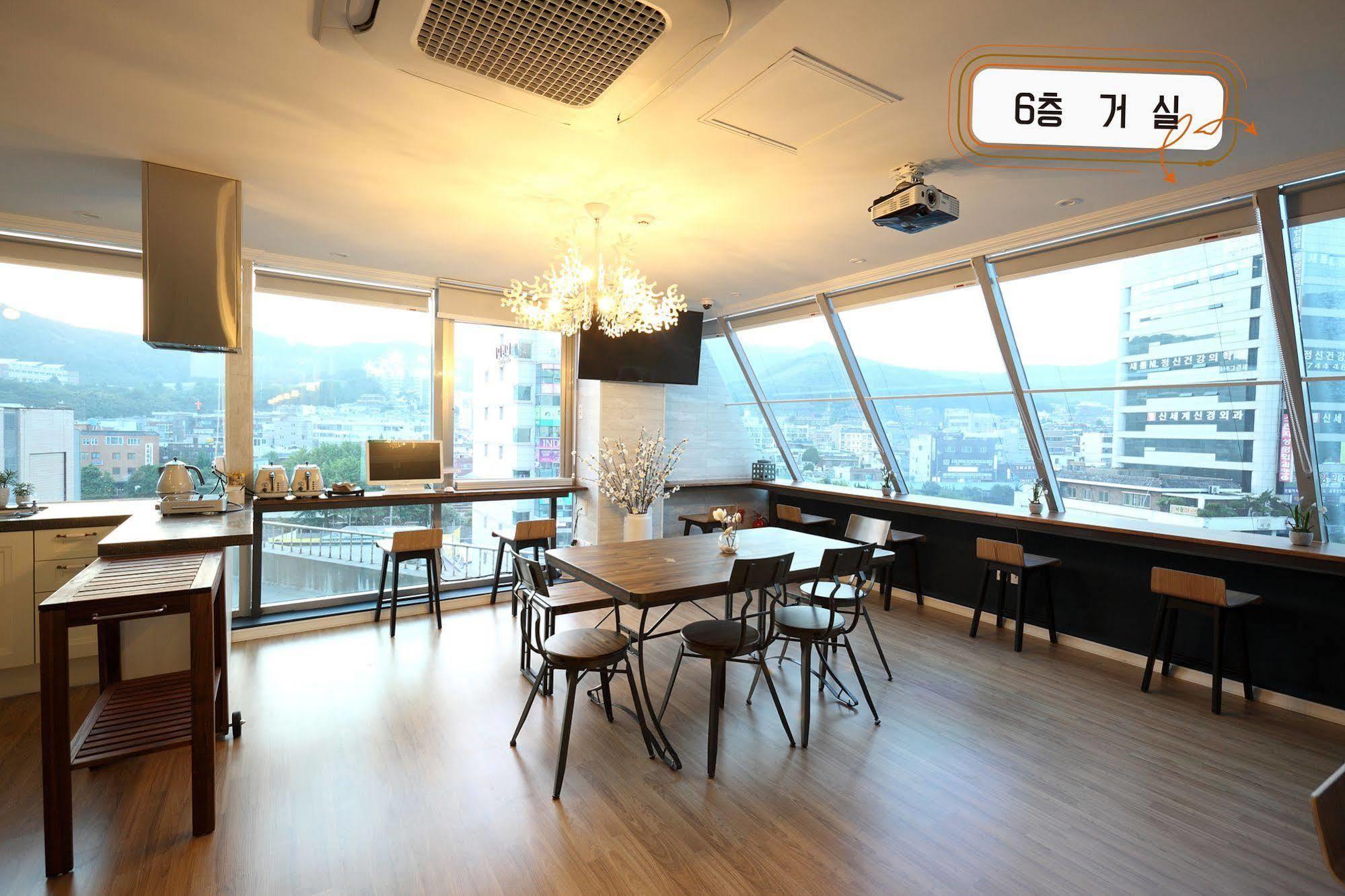 First Guesthouse 釜山 外观 照片