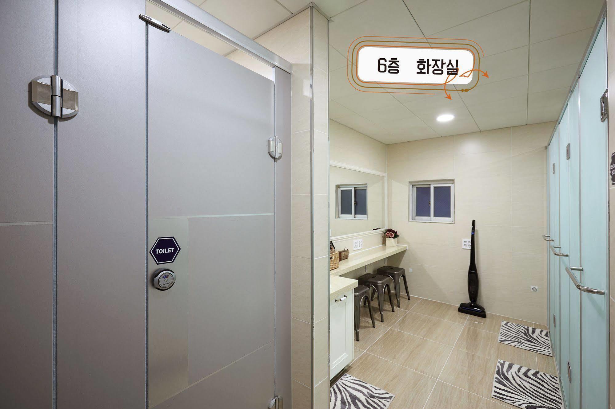 First Guesthouse 釜山 外观 照片